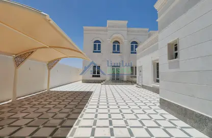 Villa - 7 Bedrooms - 7+ Bathrooms for sale in Umm Qarn - Al Daayen