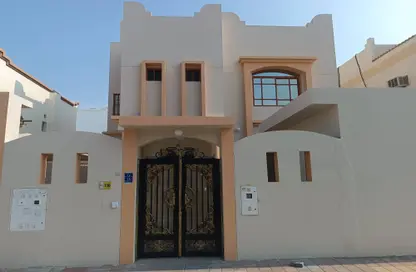 Villa - 5 Bedrooms - 7 Bathrooms for rent in Al Hamraa Street - Al Thumama - Doha