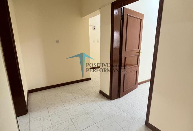 877041 - Property Image 2