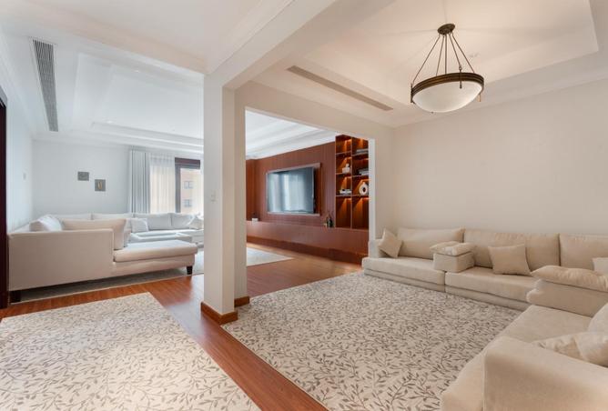 979205 - Property Image 3