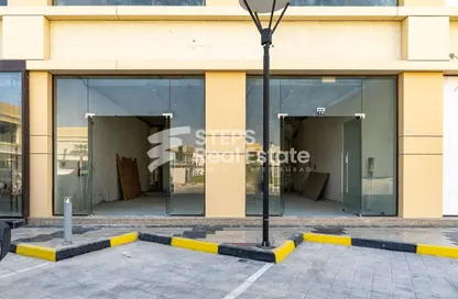 Shop - Studio for rent in Umm Al Seneem Street - Ain Khaled - Doha