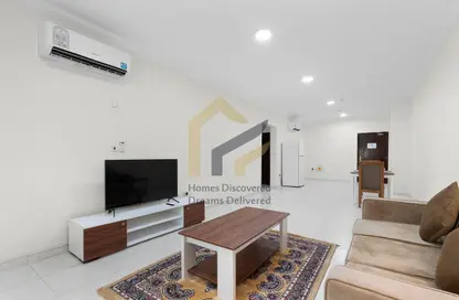 Apartment - 1 Bedroom - 1 Bathroom for rent in Umm Ghwailina Comm - Umm Ghuwalina - Umm Ghuwailina - Doha