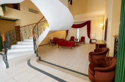 مجمع سكني - 5 غرف نوم - 6 حمامات للايجار في عنيزة - عنيزة - الدوحة