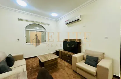 Apartment - 1 Bedroom - 1 Bathroom for rent in Umm Ghwailina Comm - Umm Ghuwalina - Umm Ghuwailina - Doha