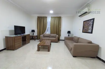 Living Room image for: Apartment - 1 Bedroom - 1 Bathroom for rent in Umm Ghuwailina - Doha, Image 1