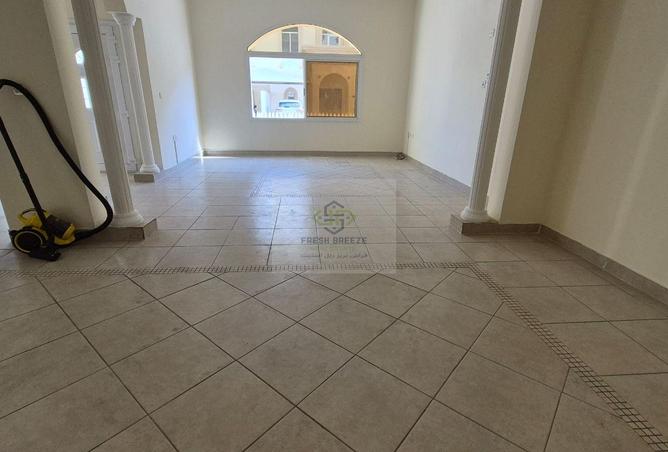 1009810 - Property Image 2