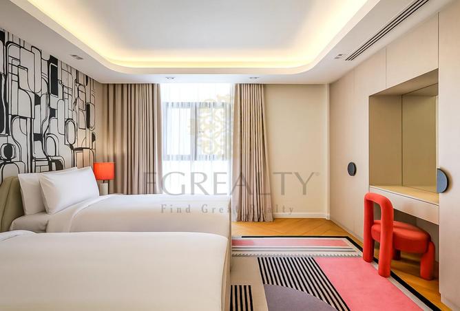 930249 - Property Image 2