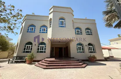 Villa - 6 Bedrooms - 7 Bathrooms for rent in Onaiza Street - Diplomatic Area - Doha