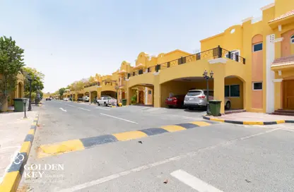 مجمع سكني - 4 غرف نوم - 5 حمامات للايجار في حدائق الفردان - ابو سدرة - الريان - الدوحة