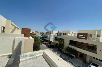 فيلا - 5 غرف نوم - 5 حمامات للايجار في غرب الهلال - الهلال - الدوحة