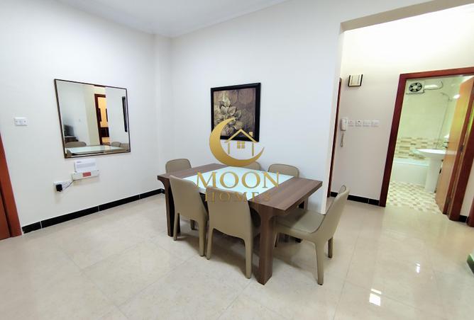 910352 - Property Image 2