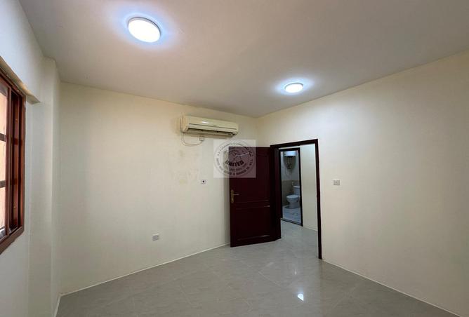 Apartment - 3 Bedrooms - 2 Bathrooms for rent in Bin Omran - Fereej Bin Omran - Doha