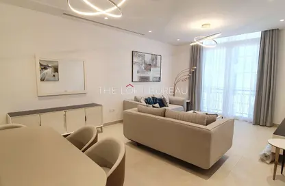Apartment - 2 Bedrooms - 3 Bathrooms for rent in Floresta Gardens - Floresta Gardens - The Pearl Island - Doha