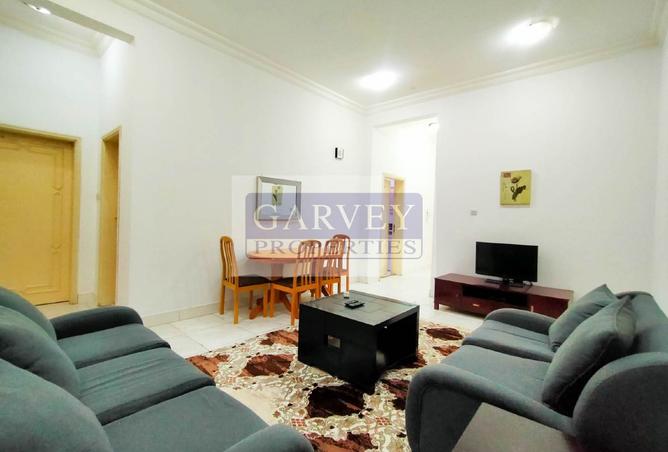 932262 - Property Image 2