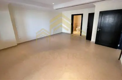 Empty Room image for: Apartment - 1 Bedroom - 2 Bathrooms for rent in East Porto Drive - Porto Arabia - The Pearl Island - Doha, Image 1
