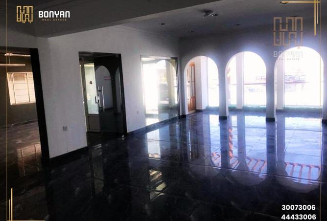 990833 - Property Image 3