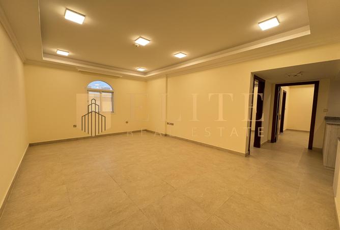 931477 - Property Image 2