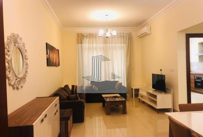 909009 - Property Image 2