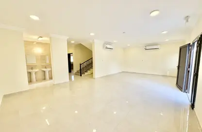 Villa - 6 Bedrooms - 6 Bathrooms for rent in Al Kheesa - Al Kheesa - Umm Salal Mohammed