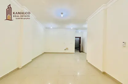Apartment - 1 Bedroom - 2 Bathrooms for rent in Umm Ghuwailina 4 - Umm Ghuwailina - Doha