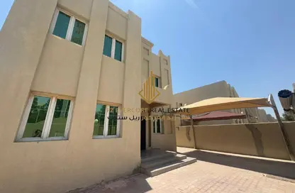 فيلا - 5 غرف نوم - 5 حمامات للايجار في منطقة الداون تاون - وسط المدينة - الخور