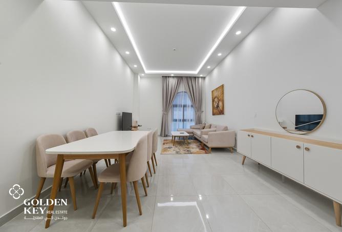 956008 - Property Image 2