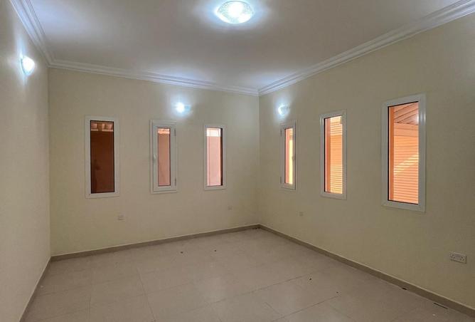 942210 - Property Image 3