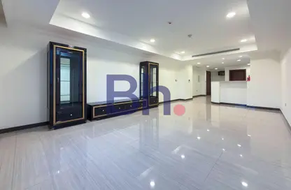 Apartment - 1 Bedroom - 2 Bathrooms for sale in West Porto Drive - Porto Arabia - The Pearl Island - Doha