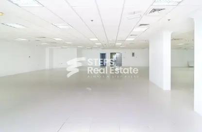 مساحات مكتبية - استوديو - 2 حمامات للايجار في ام غوالينا تجارية - ام غويلينا - أم غويلينا - الدوحة