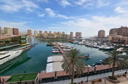 تاون هاوس - غرفة نوم - 2 حمامات للايجار في بوابة المارينا - بورتو أرابيا - جزيرة اللؤلؤة - الدوحة