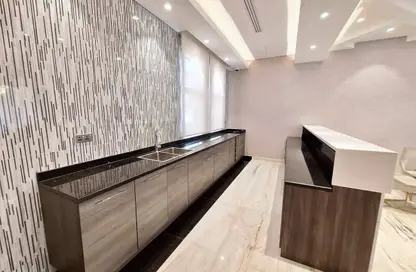 Villa - 4 Bedrooms - 5 Bathrooms for rent in Mamoura 18 - Al Maamoura - Doha