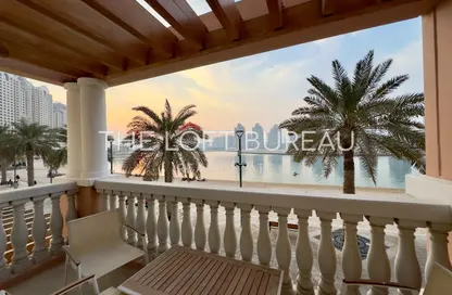 تاون هاوس - غرفة نوم - 2 حمامات للايجار في فيفا غرب - فيفا بحرية - جزيرة اللؤلؤة - الدوحة