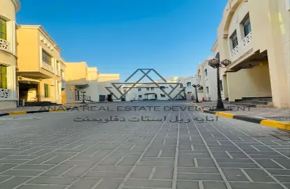 فيلا - 6 غرف نوم - 5 حمامات للايجار في عين خالد - الدوحة