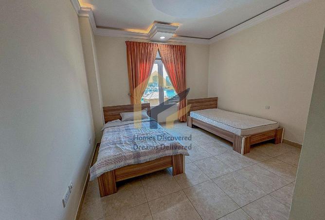 921278 - Property Image 3
