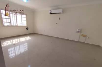 Apartment - 2 Bedrooms - 2 Bathrooms for rent in Al Mansoura - Al Mansoura - Doha