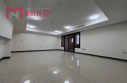 Apartment - 2 Bedrooms - 2 Bathrooms for rent in East Porto Drive - Porto Arabia - The Pearl Island - Doha