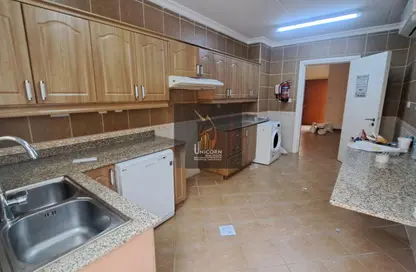 مجمع سكني - 4 غرف نوم - 5 حمامات للايجار في شارع الوعب - الوعب - الدوحة