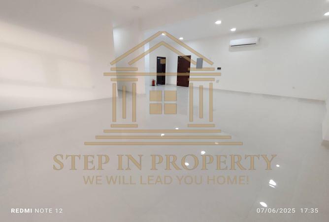 966472 - Property Image 2