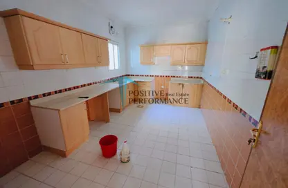 Apartment - 2 Bedrooms - 2 Bathrooms for rent in Al Nasr Street - Al Nasr - Doha