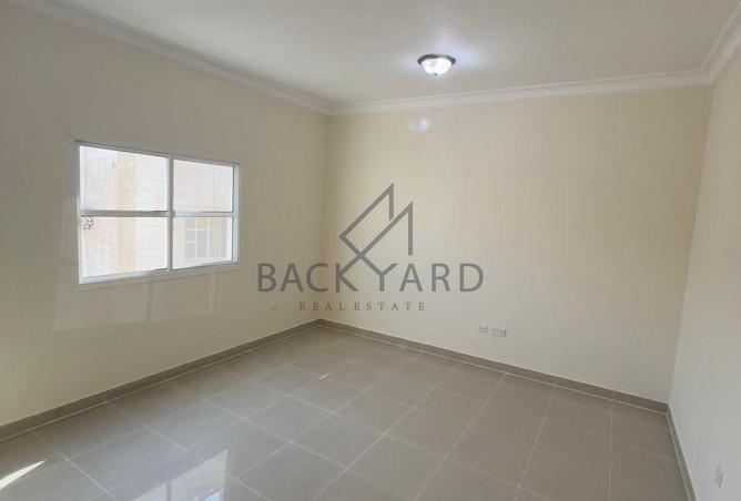 953572 - Property Image 2