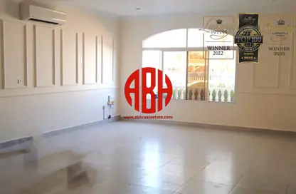 Villa - 5 Bedrooms - 6 Bathrooms for rent in Al Hanaa Street - Al Gharrafa - Doha