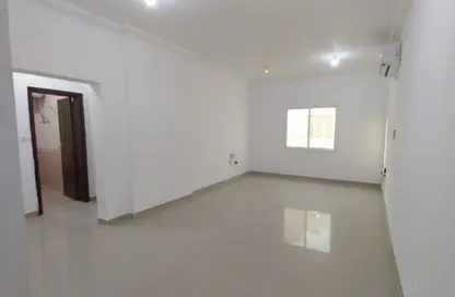 Apartment - 2 Bedrooms - 2 Bathrooms for rent in Fereej Bin Mahmoud South - Fereej Bin Mahmoud - Doha