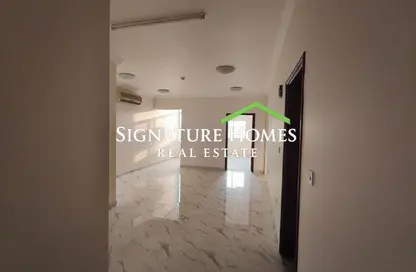 Apartment - 2 Bedrooms - 3 Bathrooms for rent in Umm Ghwailina Comm - Umm Ghuwalina - Umm Ghuwailina - Doha
