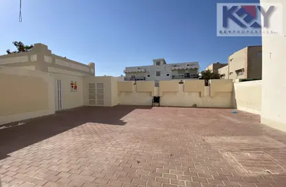 Villa - 4 Bedrooms - 4 Bathrooms for rent in Old Airport Road - Old Airport Road - Doha