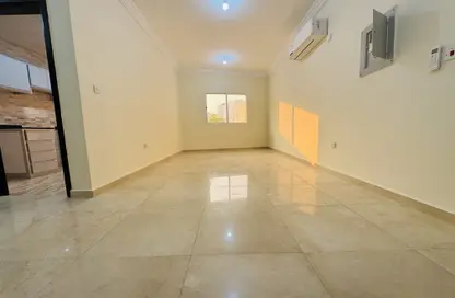 شقة - 2 غرف نوم - 2 حمامات للايجار في شارع السد - السد - الدوحة