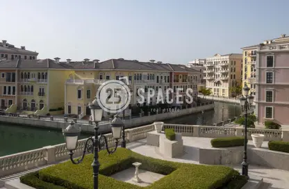 Apartment - 3 Bedrooms - 4 Bathrooms for rent in Carnaval - Qanat Quartier - The Pearl Island - Doha
