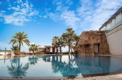 صورة لـ حوض سباحة شقة - 3 غرف نوم - 3 حمامات للايجار في برج لؤلؤة - شارع الدبلوماسي - الخليج الغربي - الدوحة ، صورة رقم 1