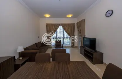 Living / Dining Room image for: Apartment - 2 Bedrooms - 3 Bathrooms for rent in Medina Centrale - Medina Centrale - The Pearl Island - Doha, Image 1