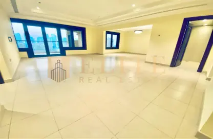 Apartment - 2 Bedrooms - 3 Bathrooms for rent in Tower 28 - Porto Arabia - The Pearl Island - Doha