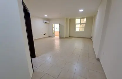 Apartment - 2 Bedrooms - 3 Bathrooms for rent in Banks street - Musheireb - Doha